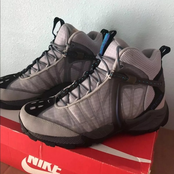 air zoom tallac lite og